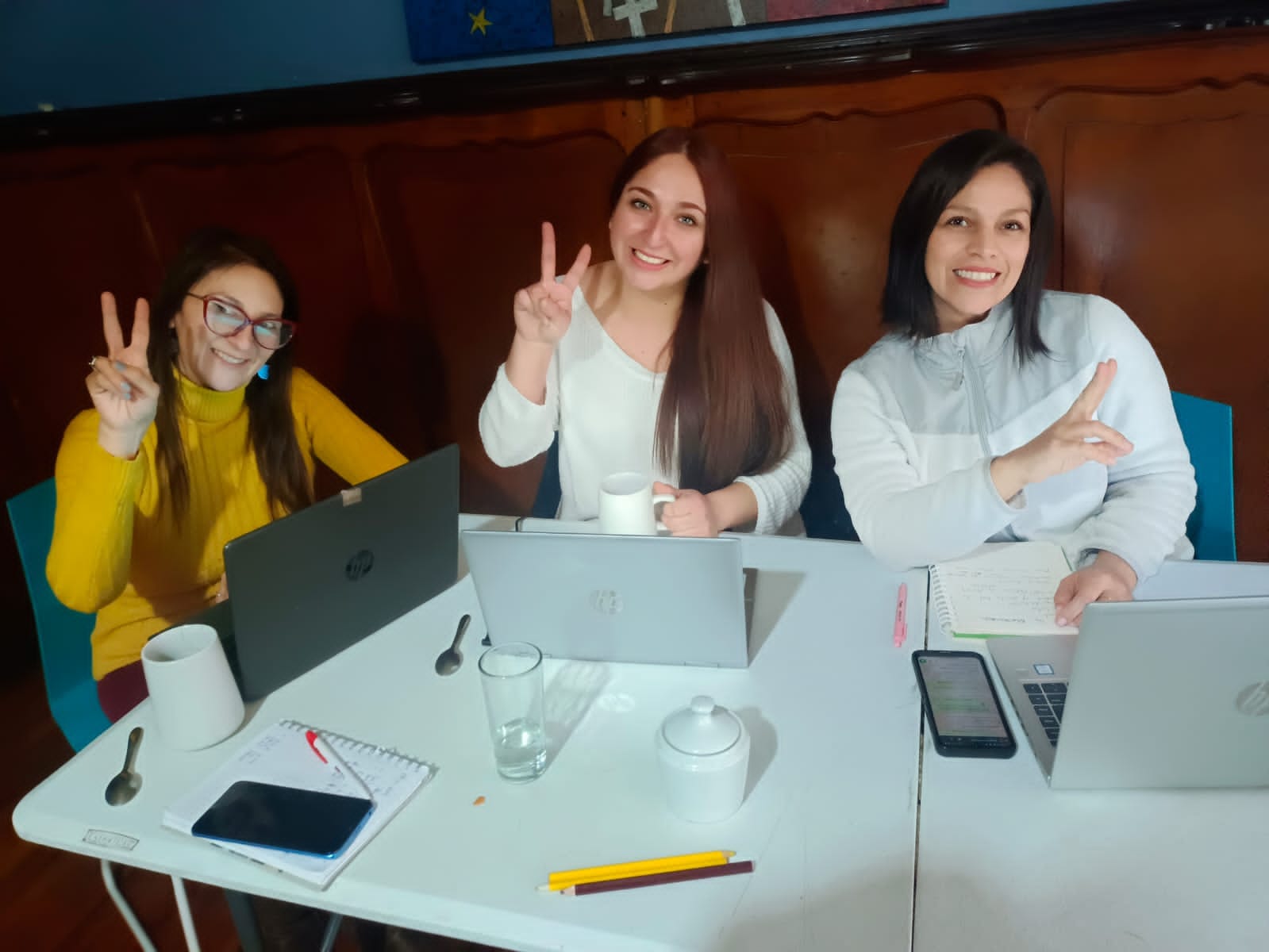 Tercera Directiva Evelyn Vira, Yorka Delgado y Joselyn Neira.